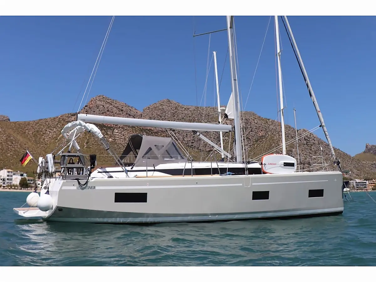 Bavaria C38