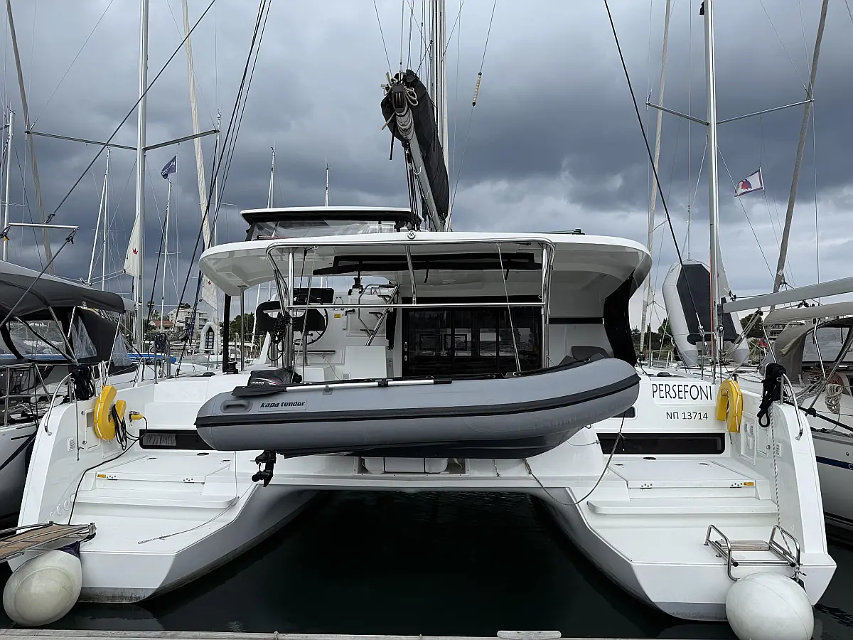 Lagoon 42