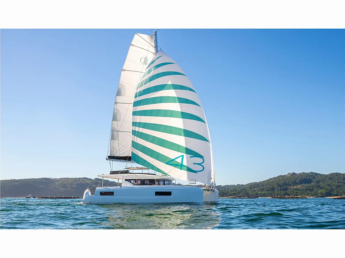 Lagoon 43 OV