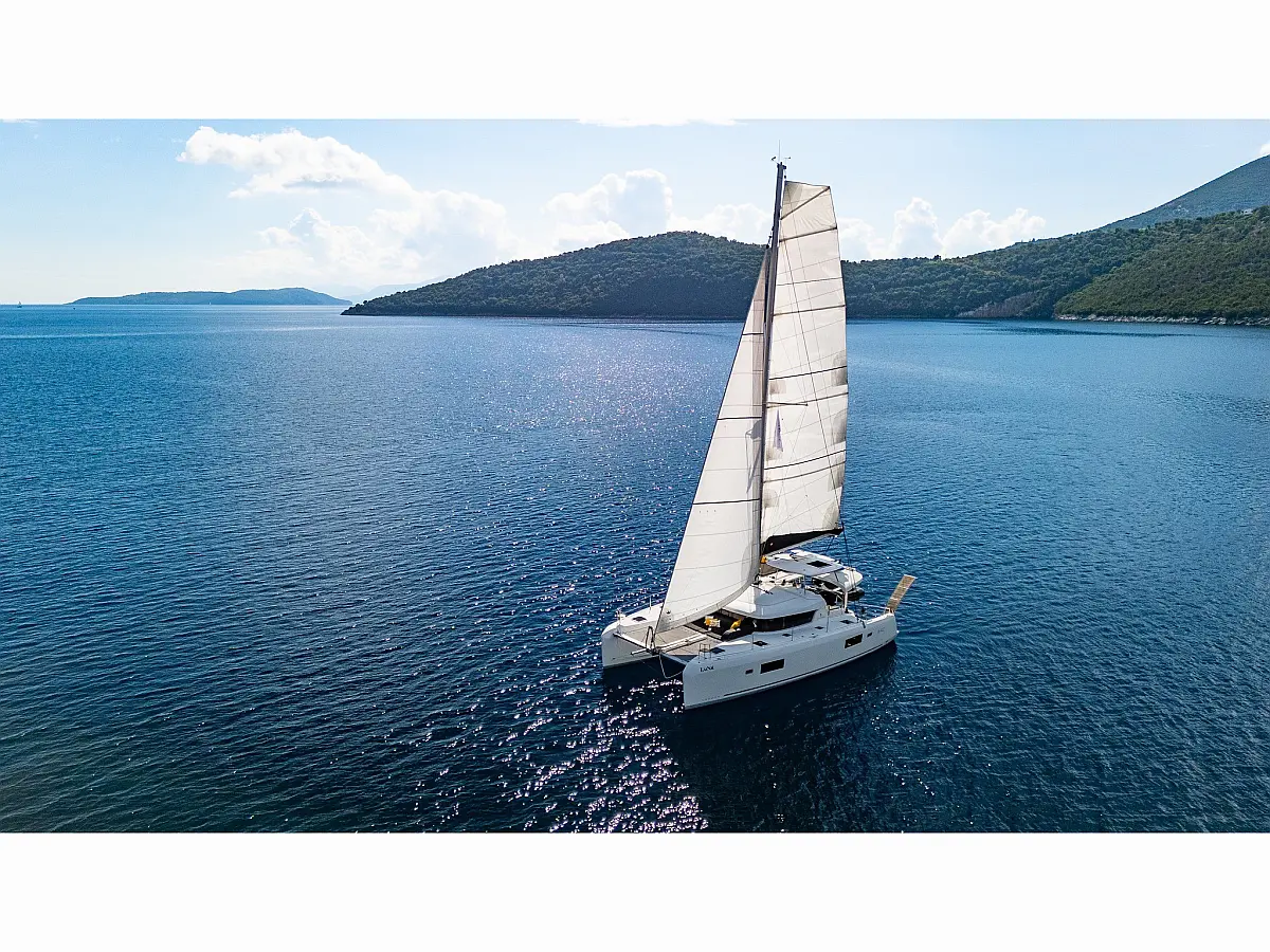 Lagoon 42
