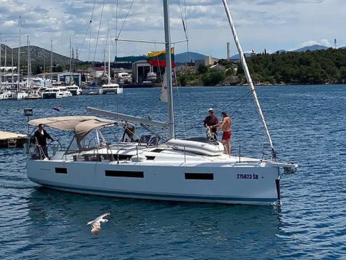 Sun Odyssey 440