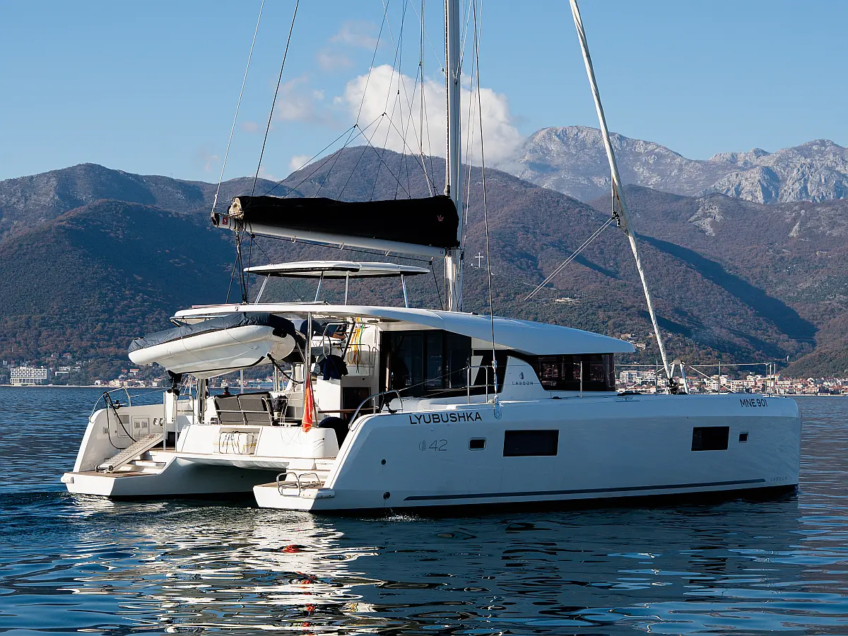 Lagoon 42