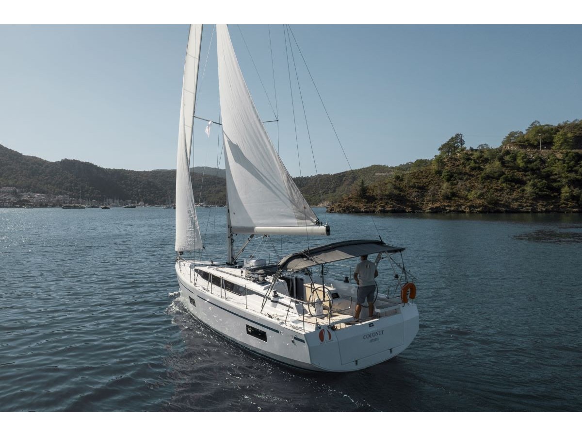 Bavaria C38